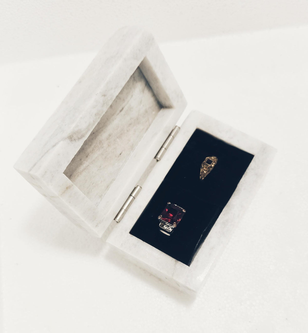 Bianco Orion Marble Double Ring Box a beautiful box perfect for a proposal or display a perfect keepsake that will be treasure forever