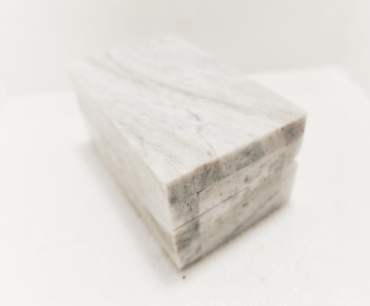 Bianco Orion Marble Double Ring Box a beautiful box perfect for a proposal or display a perfect keepsake that will be treasure forever