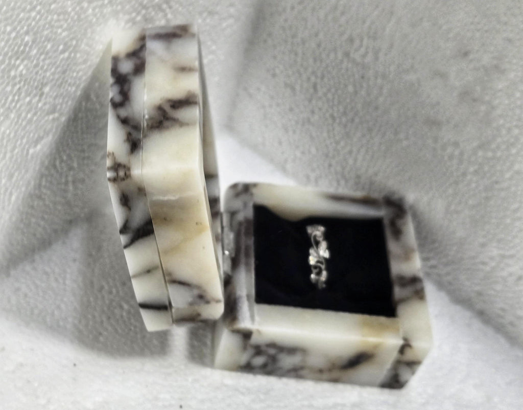 Amaretto Viola Purple White Ring Box a beautiful box perfect for a proposal or display a perfect keepsake that will be treasure forever